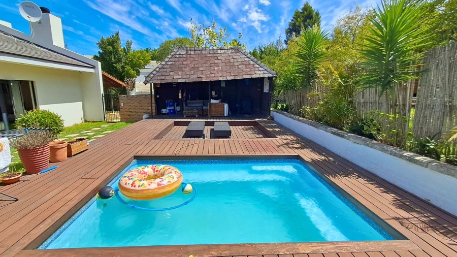 5 Bedroom Property for Sale in Bergsig Western Cape